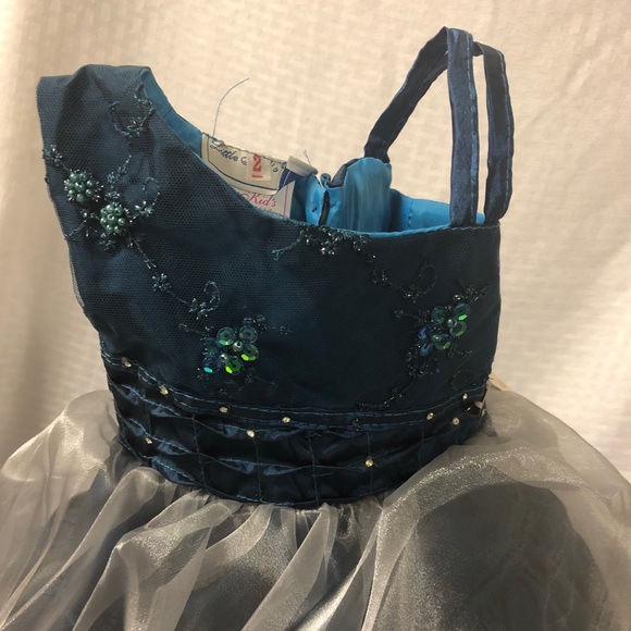 Formal Dress - Picture 5 of 5